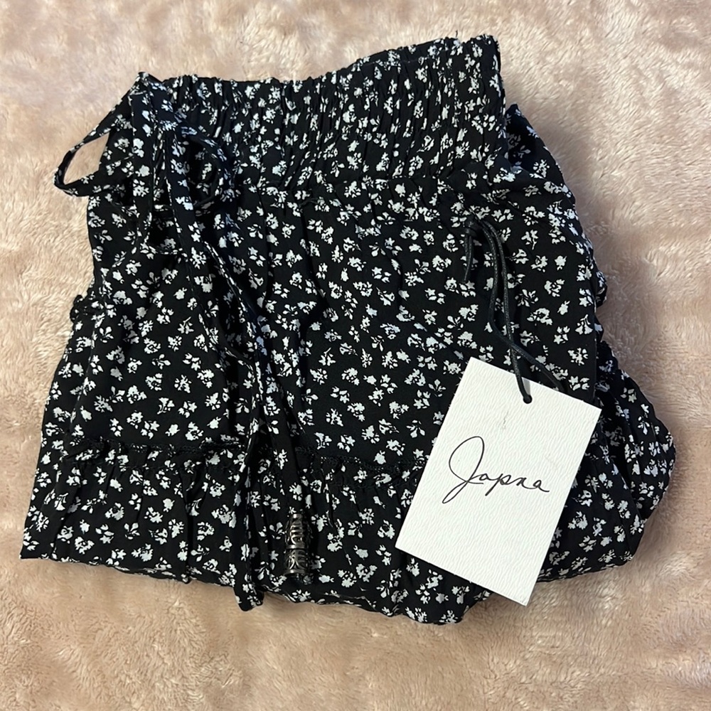 Japra Flowy Floral Print Mini Skirt